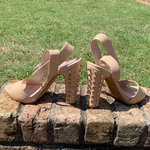 Vince Camuto Spiked Heels in nude size 8